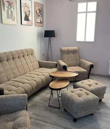 아파트 3 Bedroom Apt, Spacious, Near South Park
