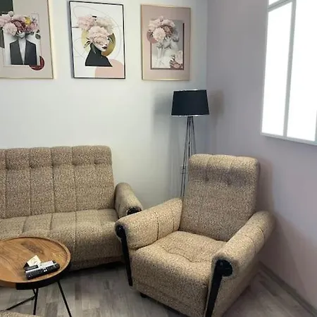 아파트 3 Bedroom Apt, Spacious, Near South Park
