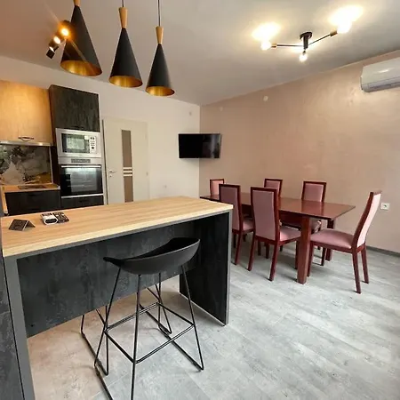3 Bedroom Apt, Spacious, Near South Park Sofia